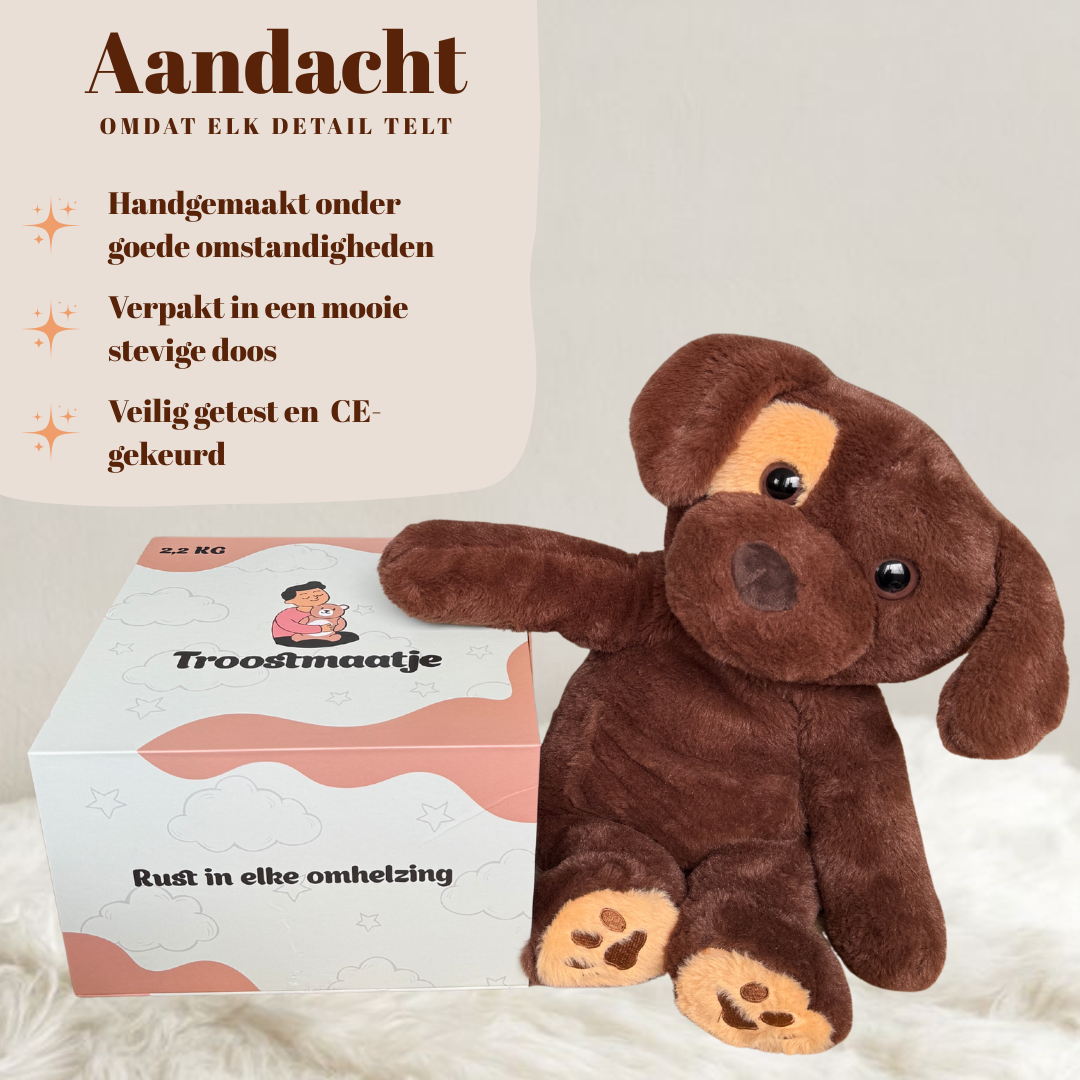 De verzwaarde hond naast de Troostmaatje verpakking, handgemaakt en CE-gekeurd.